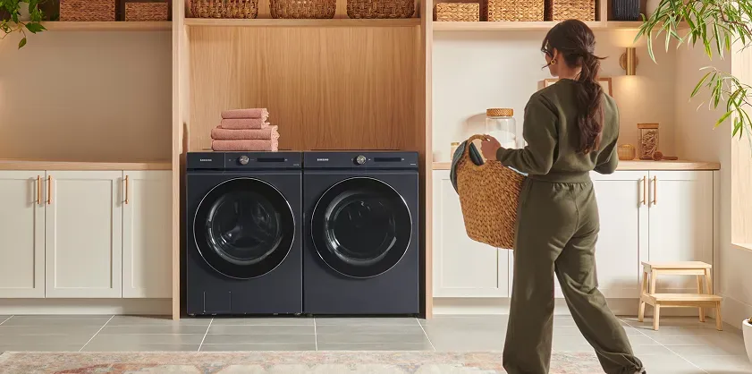 woman-walking-to-samsung-laundry-pair